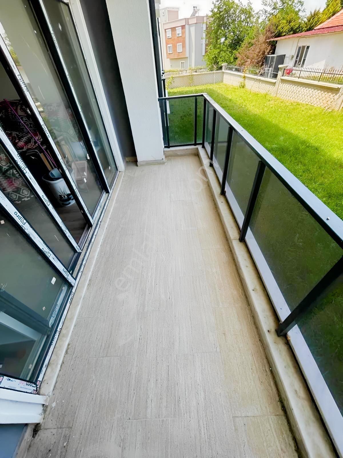Prestijden Lüxs Sitede Geniş Bahçeli Açık Otoparklı 2+1 Daire - Görsel 4