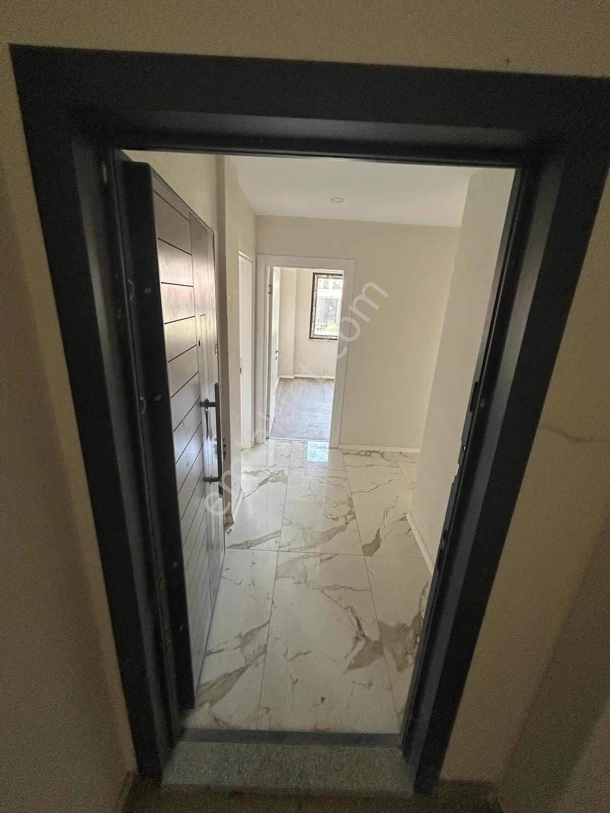Prestijden Lüxs Sitede Geniş Bahçeli Açık Otoparklı 2+1 Daire - Görsel 5