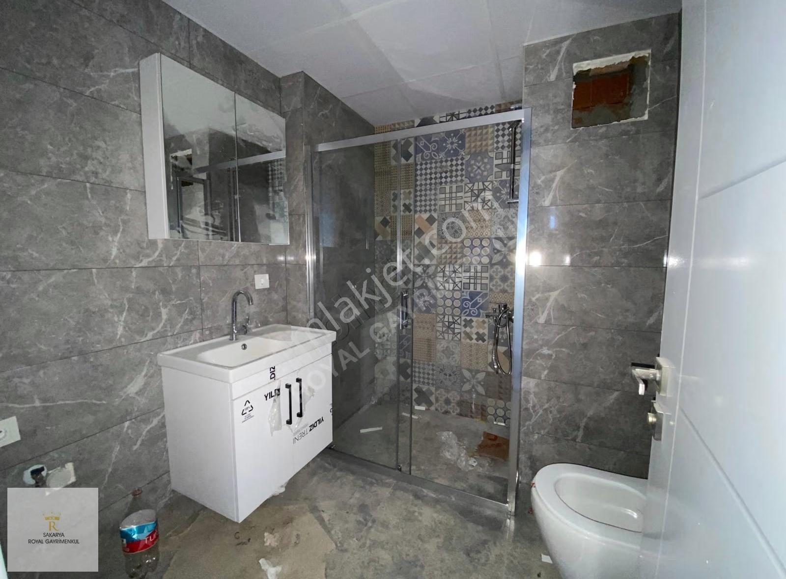 Royal'den Karaaptilerde Ebeveyn Banyo Kiralık Orta Kat 2+1 Daire - Görsel 14