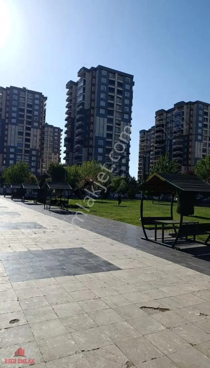 Karataş Barbaros Cami Civari Satılık 3+1 Daire