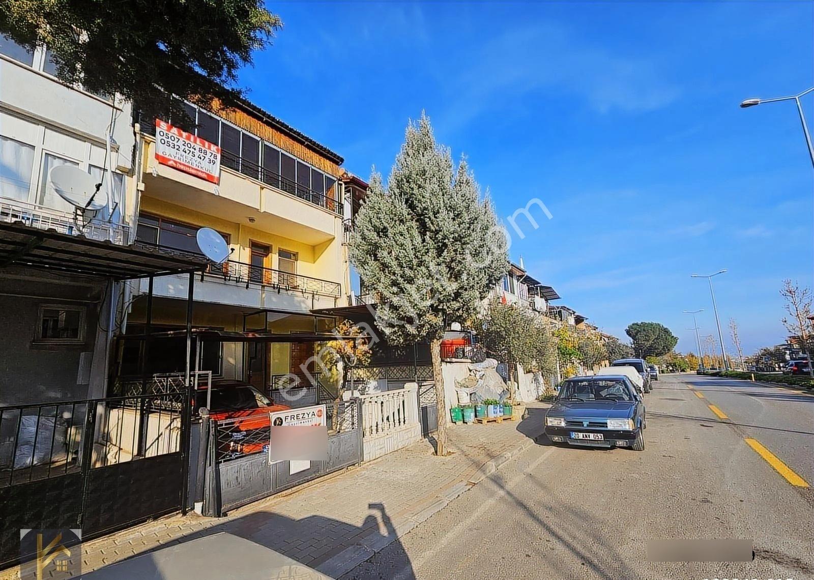 Bahçelievler De Cadde Üzeri Satılık Tripleks - Görsel 21