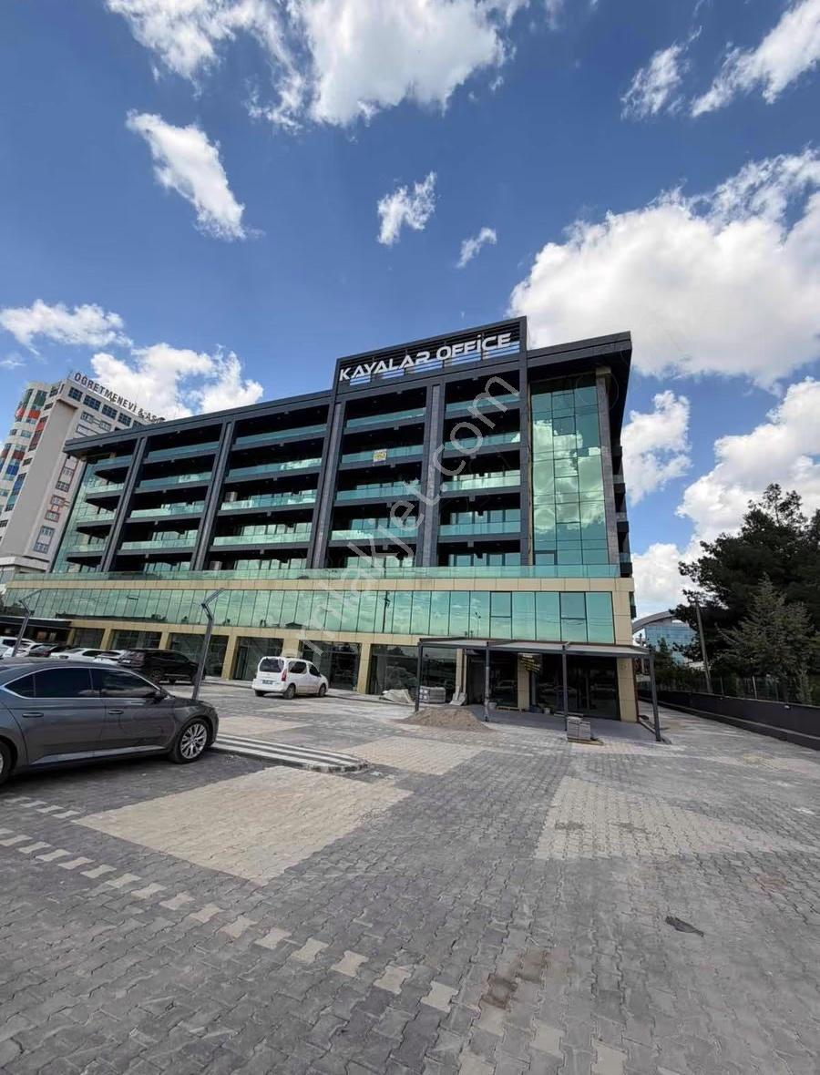 Viva'dan Kayalar Office'te Abonelik Ödenmiş 1+1 Büyük Tip Büro - Görsel 15