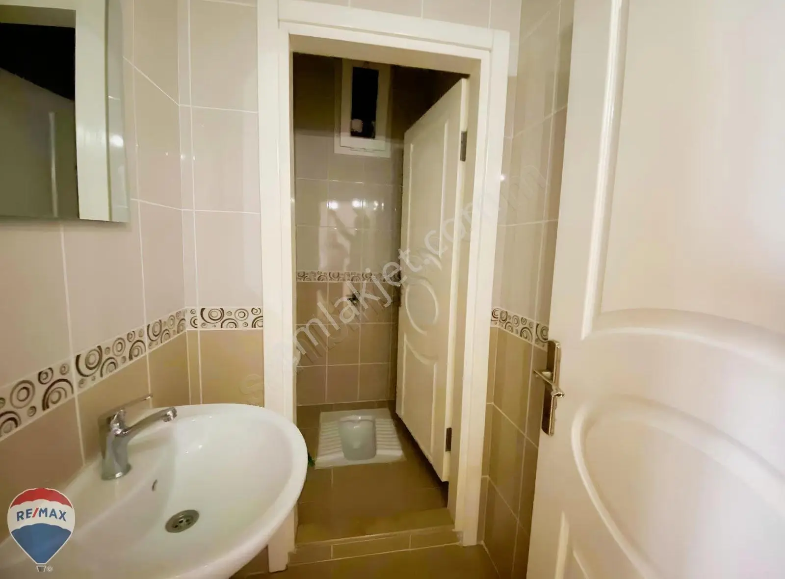 Remax Maviden Camilide Panaromik Manzaralı Geniş 3+1 Daire - Görsel 5