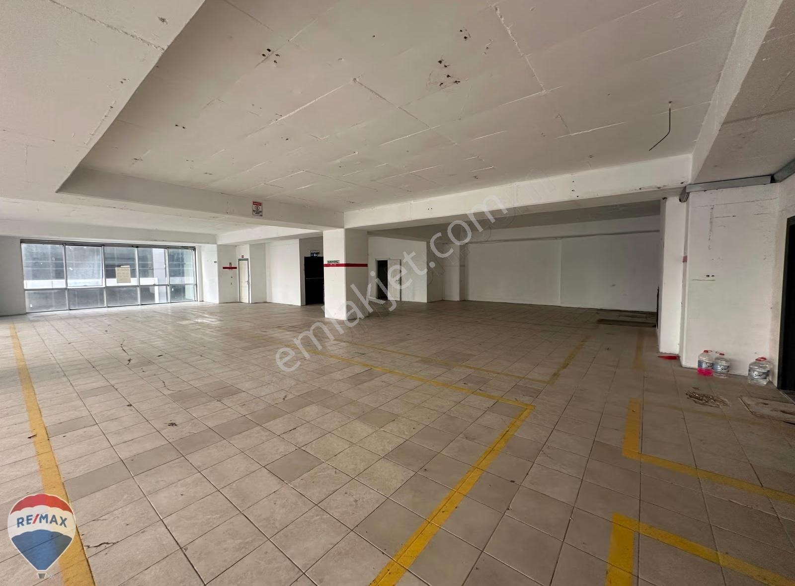 Sultangazi Hacı Şükrü Tramvay Durağında Kiralık 450m² Ofis - Görsel 4