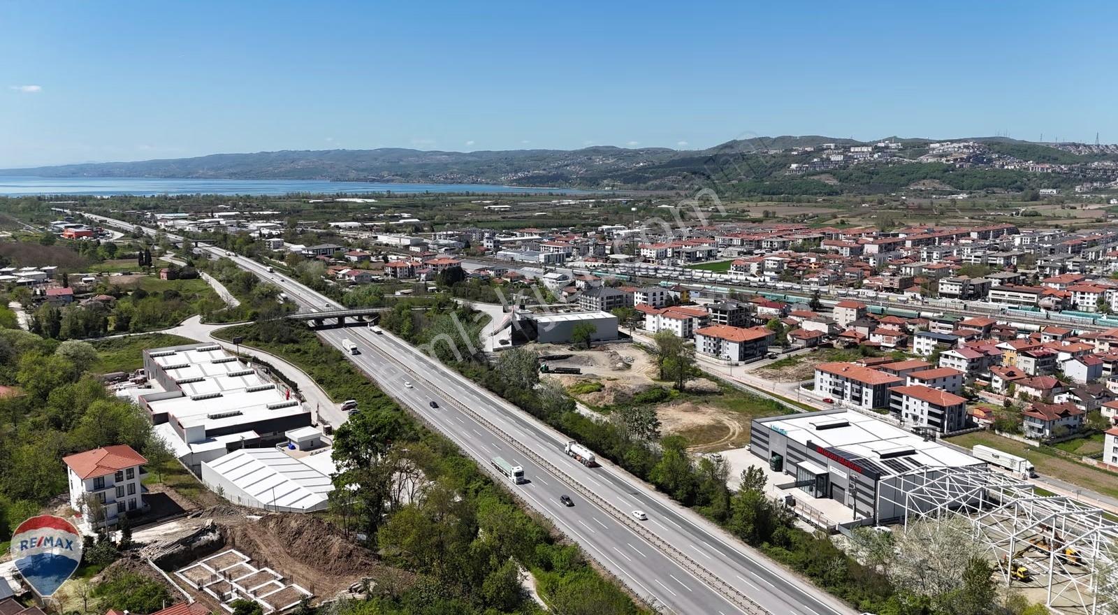 Remax Maviden 3478 M² %80 İmarlı Bacasız Sanayi Arsası - Görsel 2