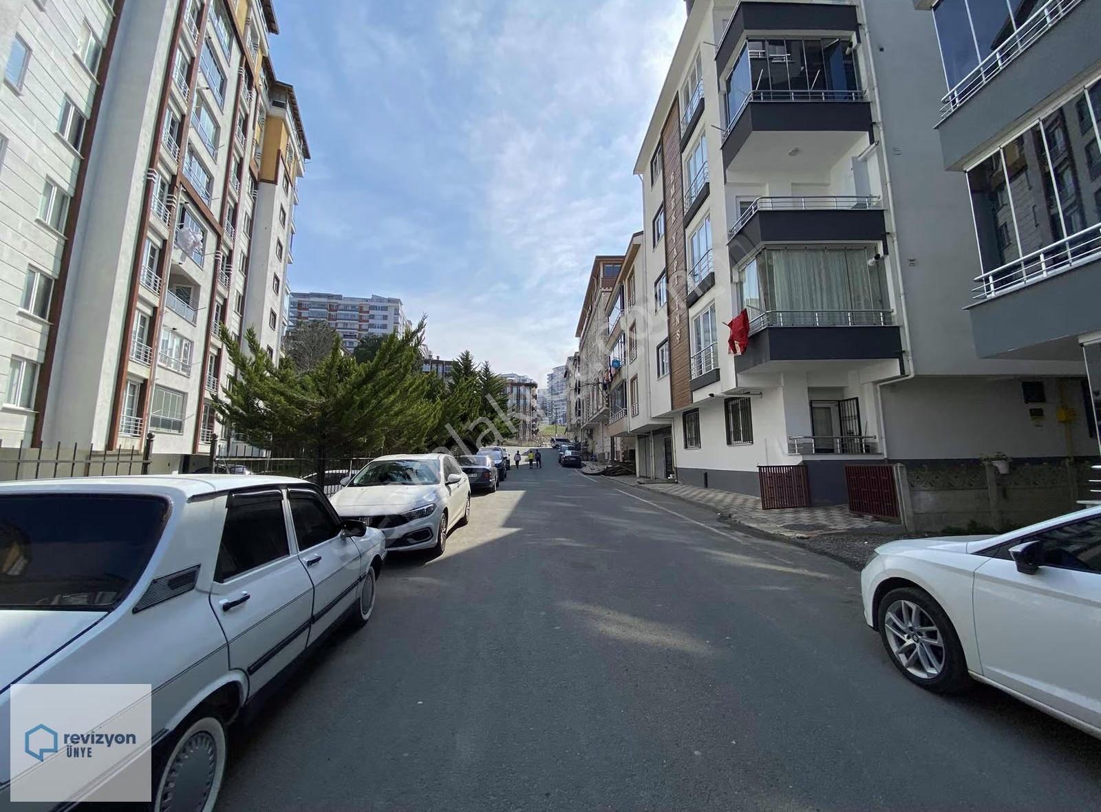 Revizyon'dan Erguvan Sitesinde Geniş Ve Ferah 3+1 Daire - Görsel 15