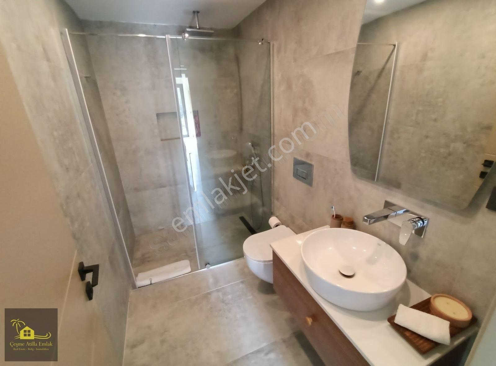 Çeşme'de Kiralık Ultra Lüx Tam Müstakil 600m2 Arsa İçerisinde - Görsel 20
