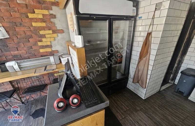 Bornova'da İşlek Cadde Üzeri Devren Kiralık Tantuni Salonu - Görsel 3