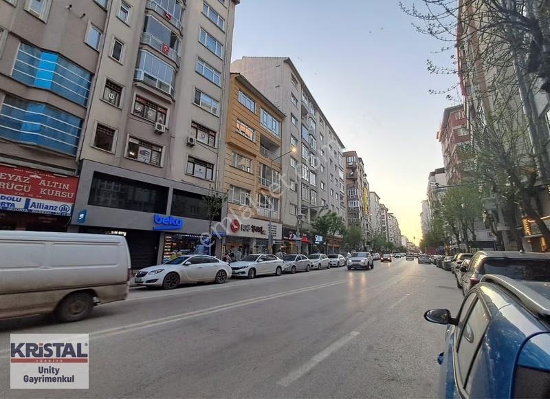 Şehir Merkezınde Cengiz Topel Caddesi Üzerınde 3+1 Satılık Daire - Görsel 2