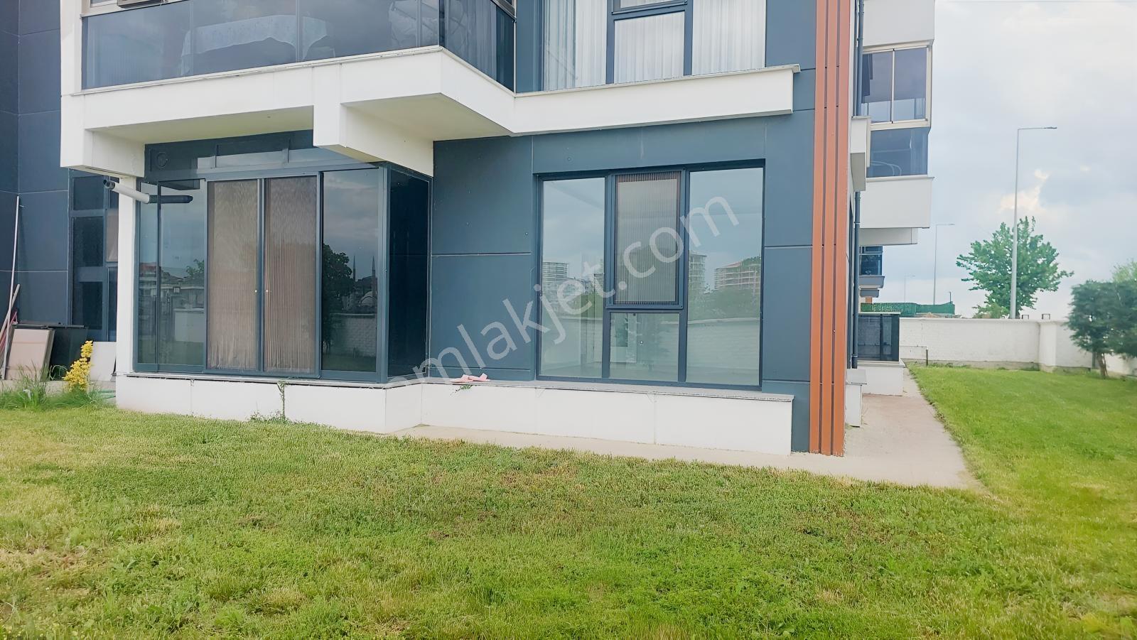 Çorlu Hürriyet Mahallesi Kiralık Bahçe Katı 3+1 Daire - Görsel 5