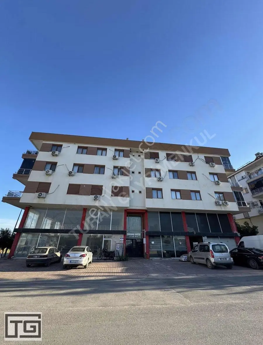 Kepez Hst Yakını Caddeye 50m Katta Geniş Kullanışlı 3+1 Daire