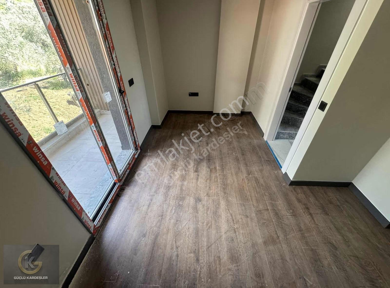 Güçlü Kardeşler Altınolukta 3+1 Bahçeli Lüks Villa - Görsel 21