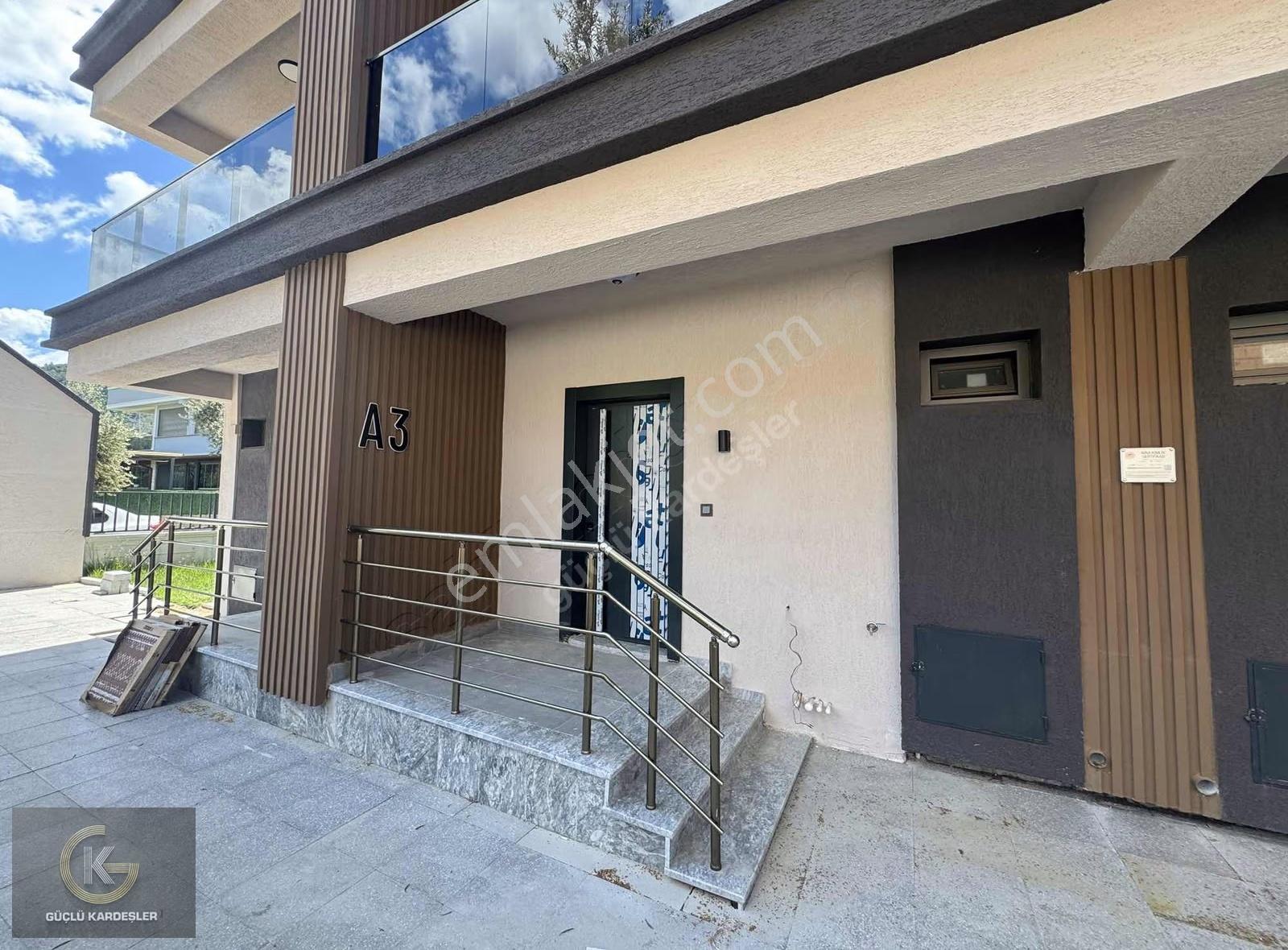 Güçlü Kardeşler Altınolukta 3+1 Bahçeli Lüks Villa - Görsel 12
