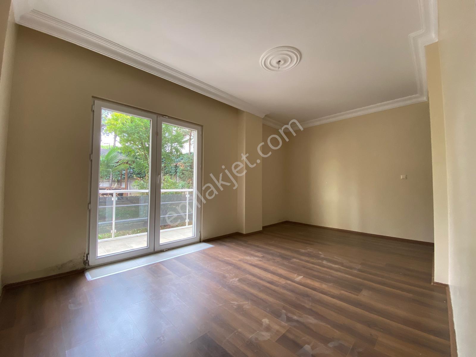 Üsküdar Çengelköy 'de 3 Balkonlu Kiralık 3+2 Bahçe Dubleksi - Görsel 8