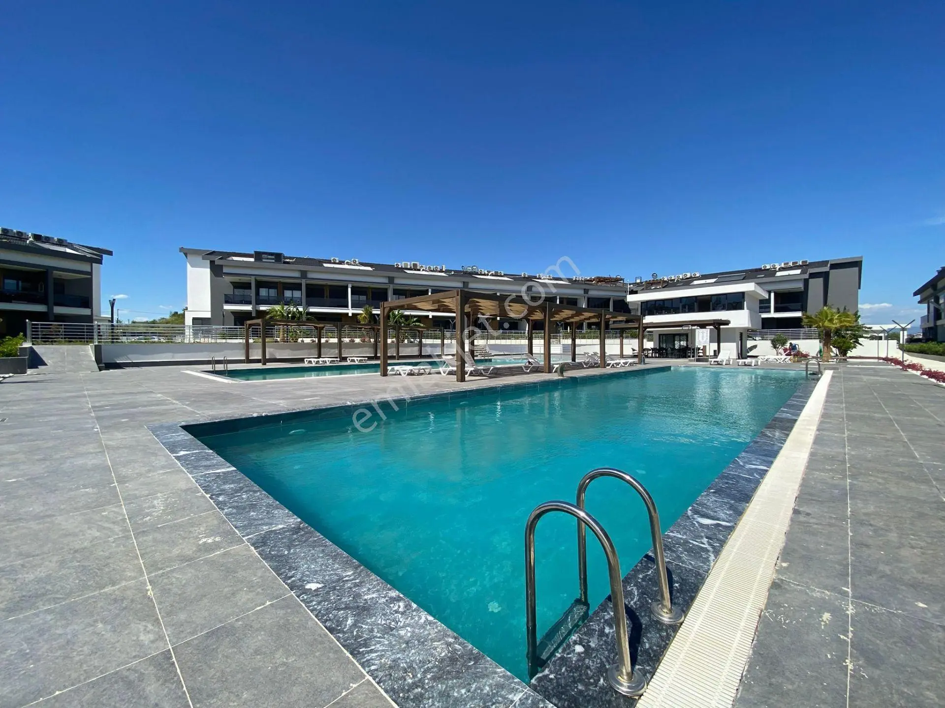 Manavgat Side Nova Life Sitesinde Eşyalı 1+1 Satılık Daire