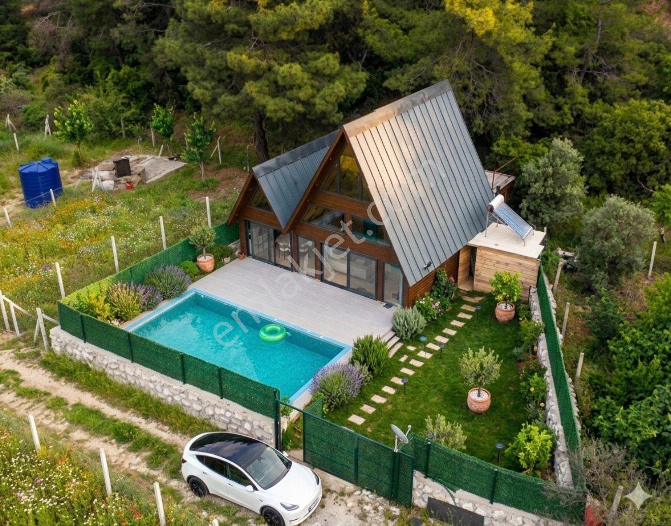 Ormanın Kalbinde Isıtmalı Havuz Ve Şömineli 162m² Bungavilla