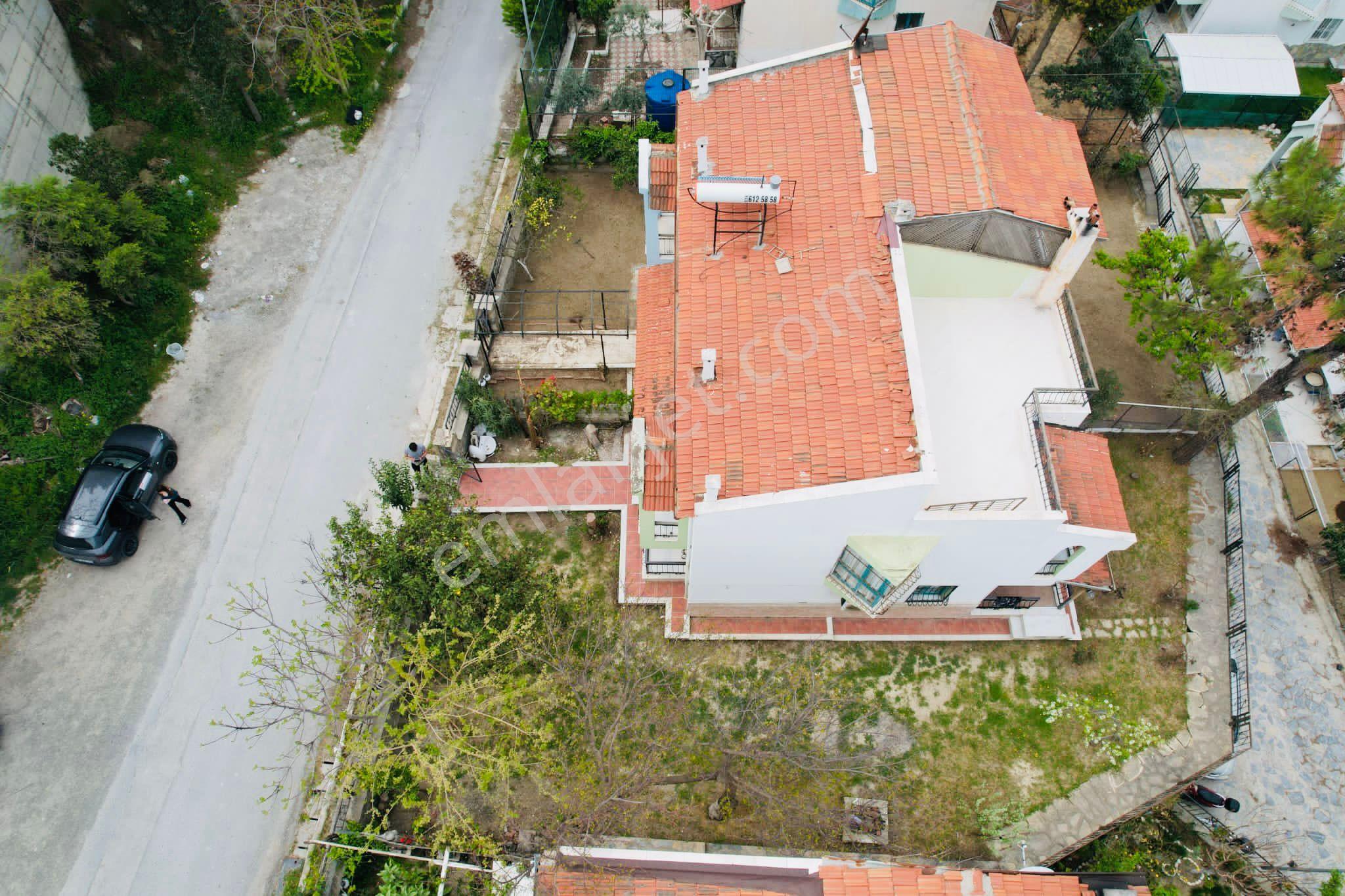 Kadınlar Denizi'nde 4+1 Geniş Bahçeli Deniz Manzaralı Kiralık Villa - Görsel 6