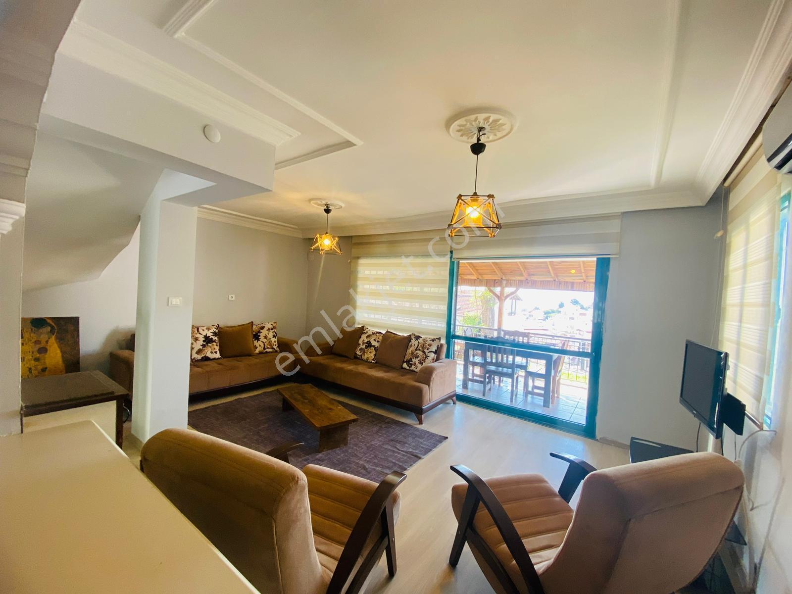 Kadınlar Denizi'nde 4+1 Geniş Bahçeli Deniz Manzaralı Kiralık Villa - Görsel 19