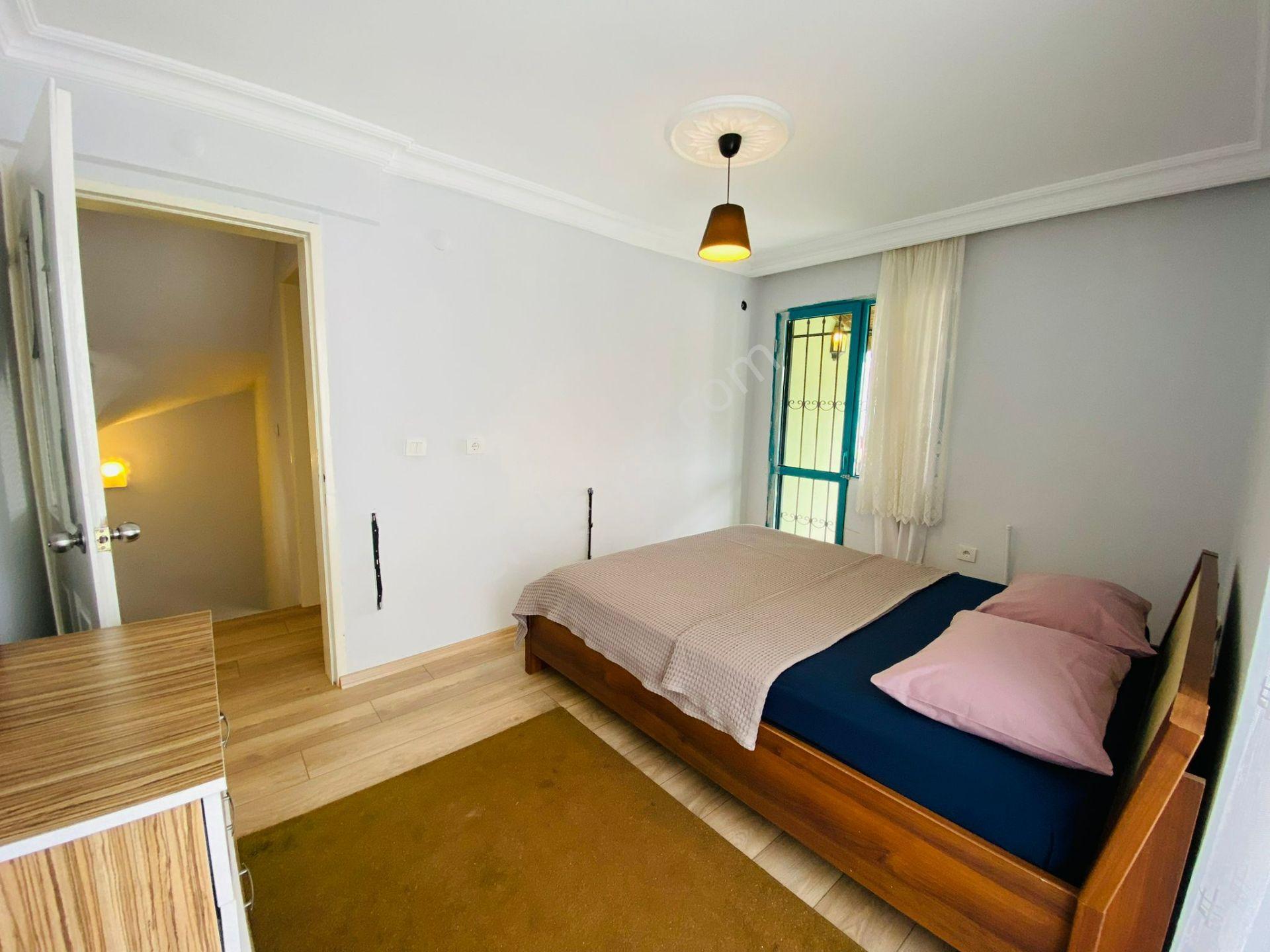 Kadınlar Denizi'nde 4+1 Geniş Bahçeli Deniz Manzaralı Kiralık Villa - Görsel 20