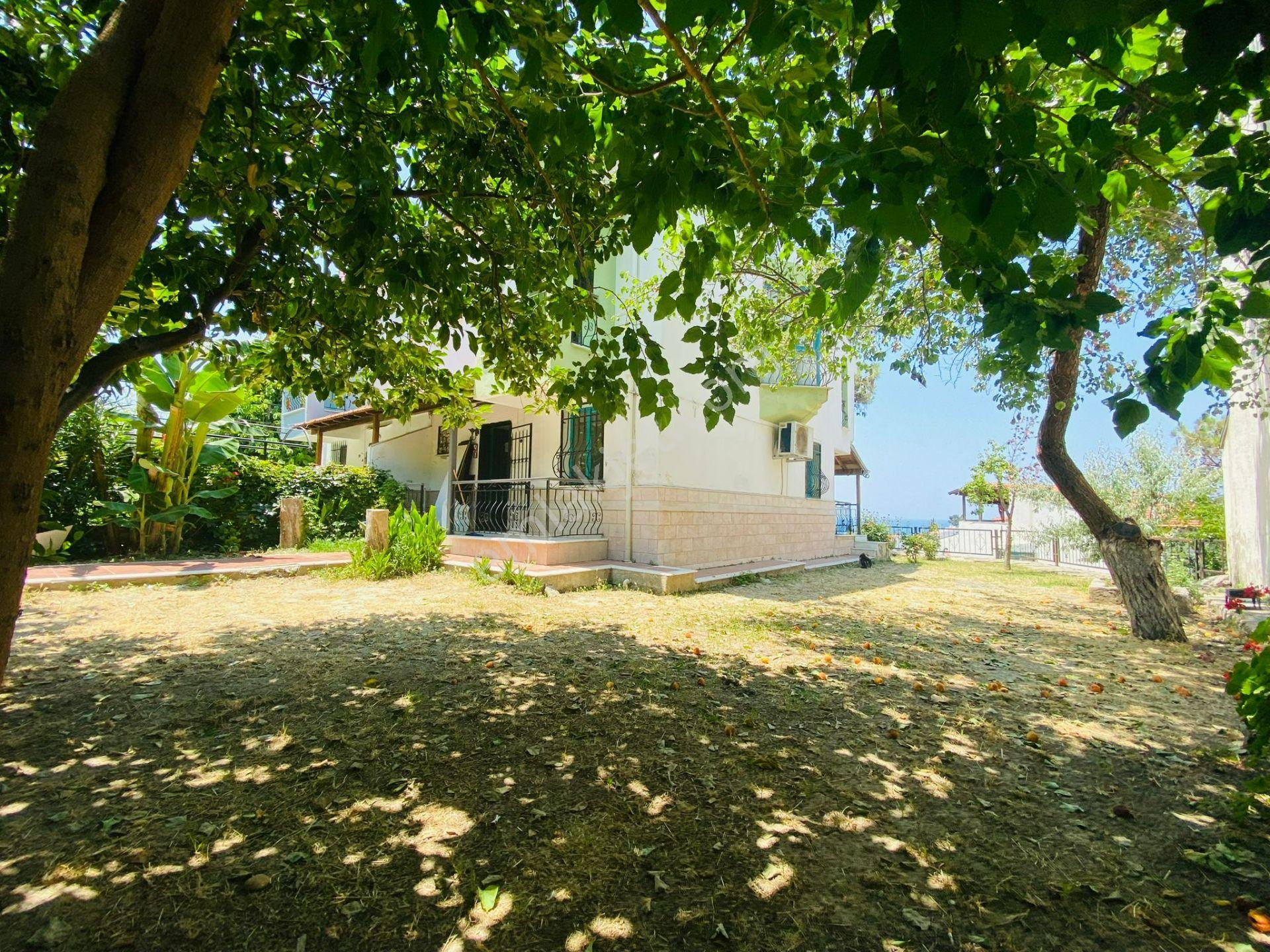 Kadınlar Denizi'nde 4+1 Geniş Bahçeli Deniz Manzaralı Kiralık Villa - Görsel 15