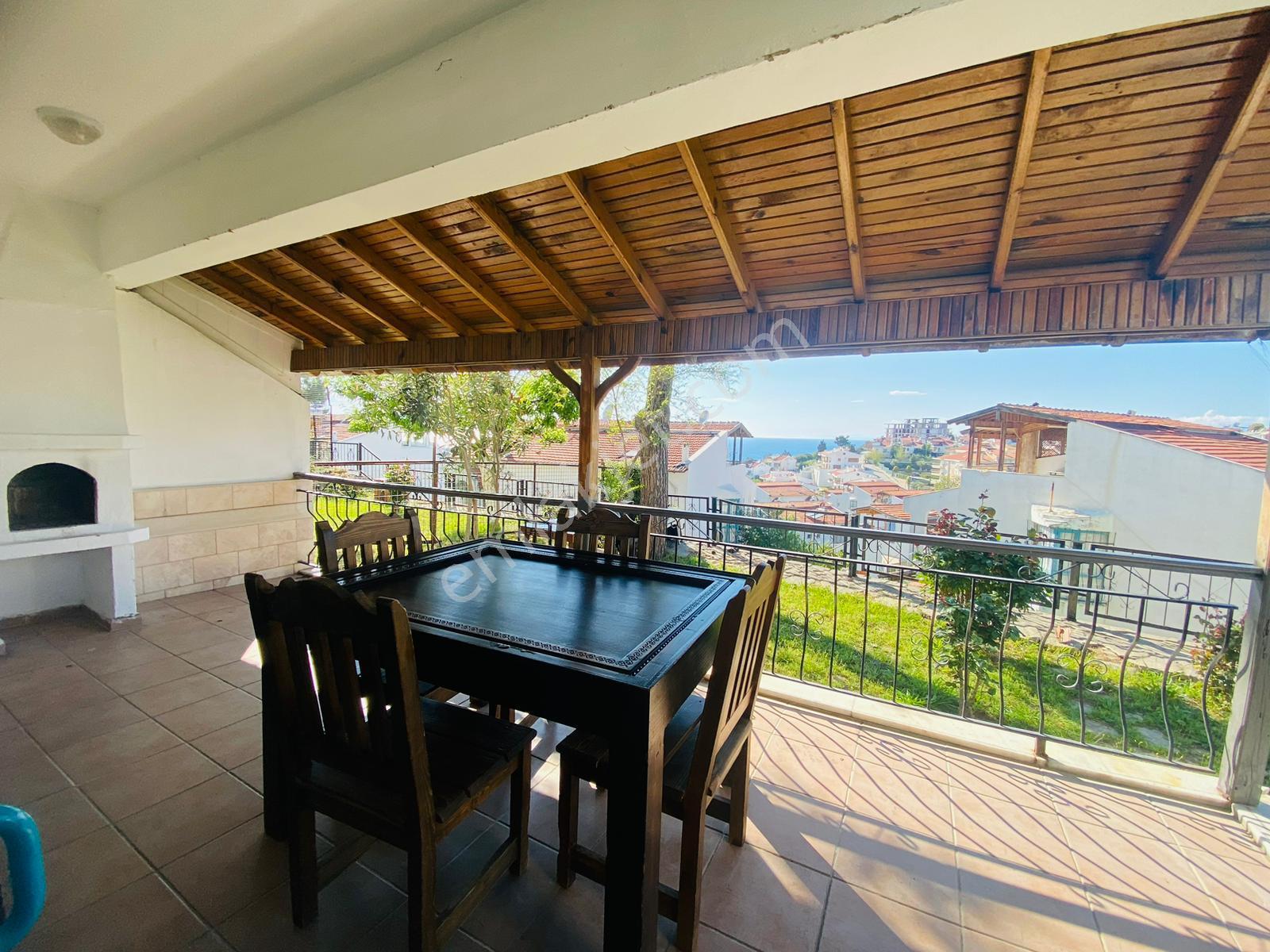 Kadınlar Denizi'nde 4+1 Geniş Bahçeli Deniz Manzaralı Kiralık Villa - Görsel 12