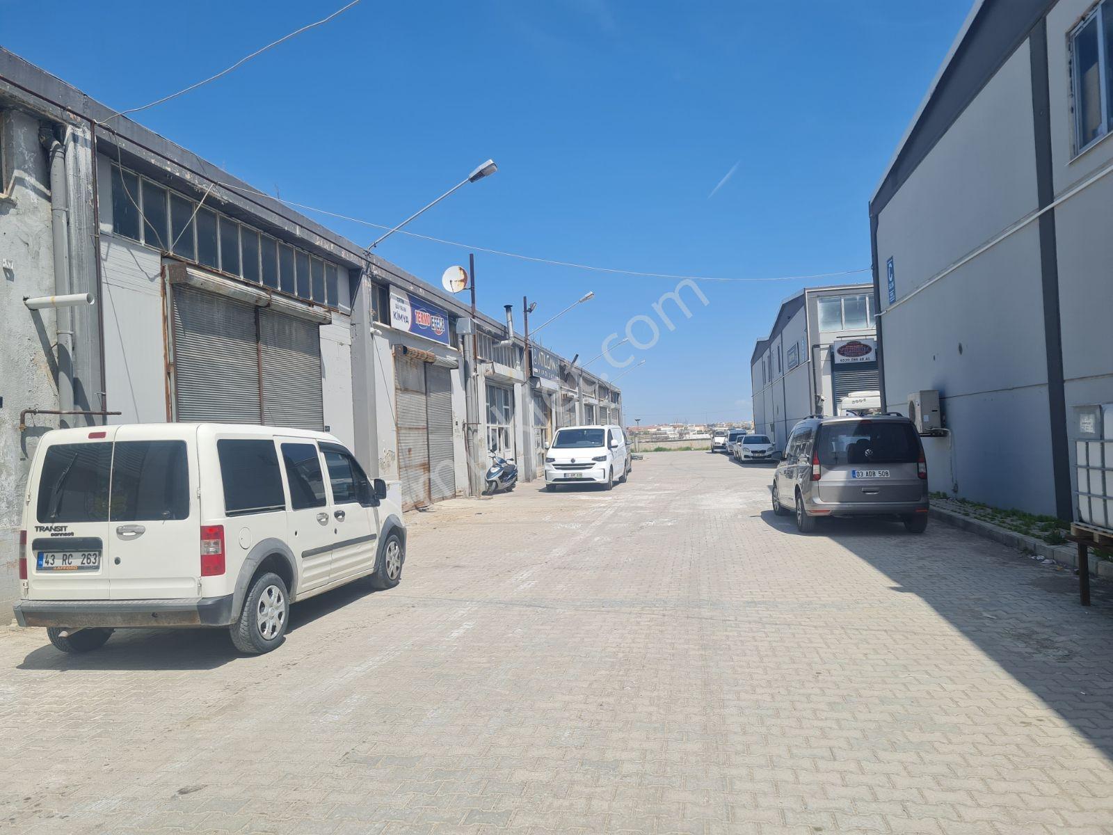 Sağlam Emlaktan Osb Hazırgiyimcilerde Satılık Dükkan - Görsel 14