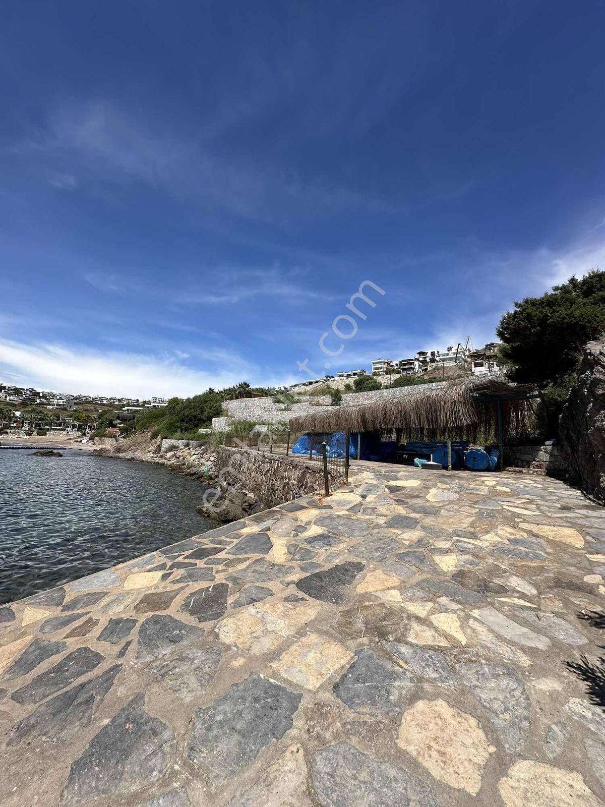 Adabükü Boğaziçi Bodrum Full Deniz Manzaralı Plajlı Satılık 1+1 - Görsel 24
