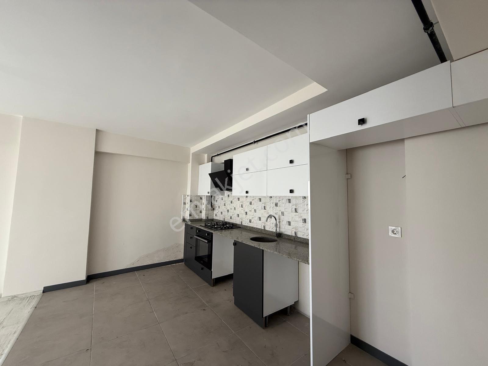 Mithatpaşa'da Site İçi 2+1 Doğalgazlı Kıralık Daire - Görsel 18