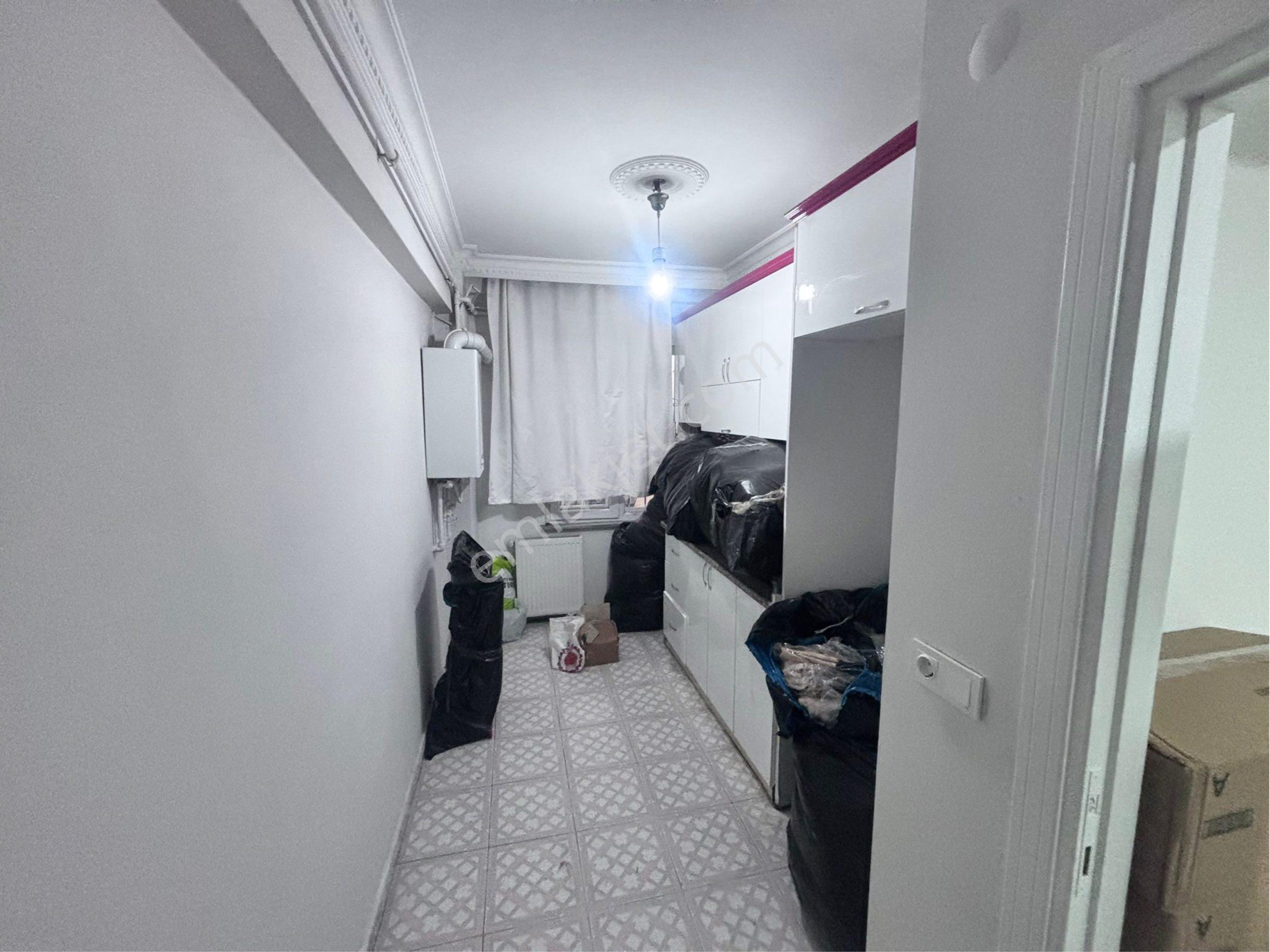 Bahçeşehir Mobilyacılar Çarşı Karsısı Satılık Daire 1+1 Geniş Ve Ferah 85 M2 - Görsel 8