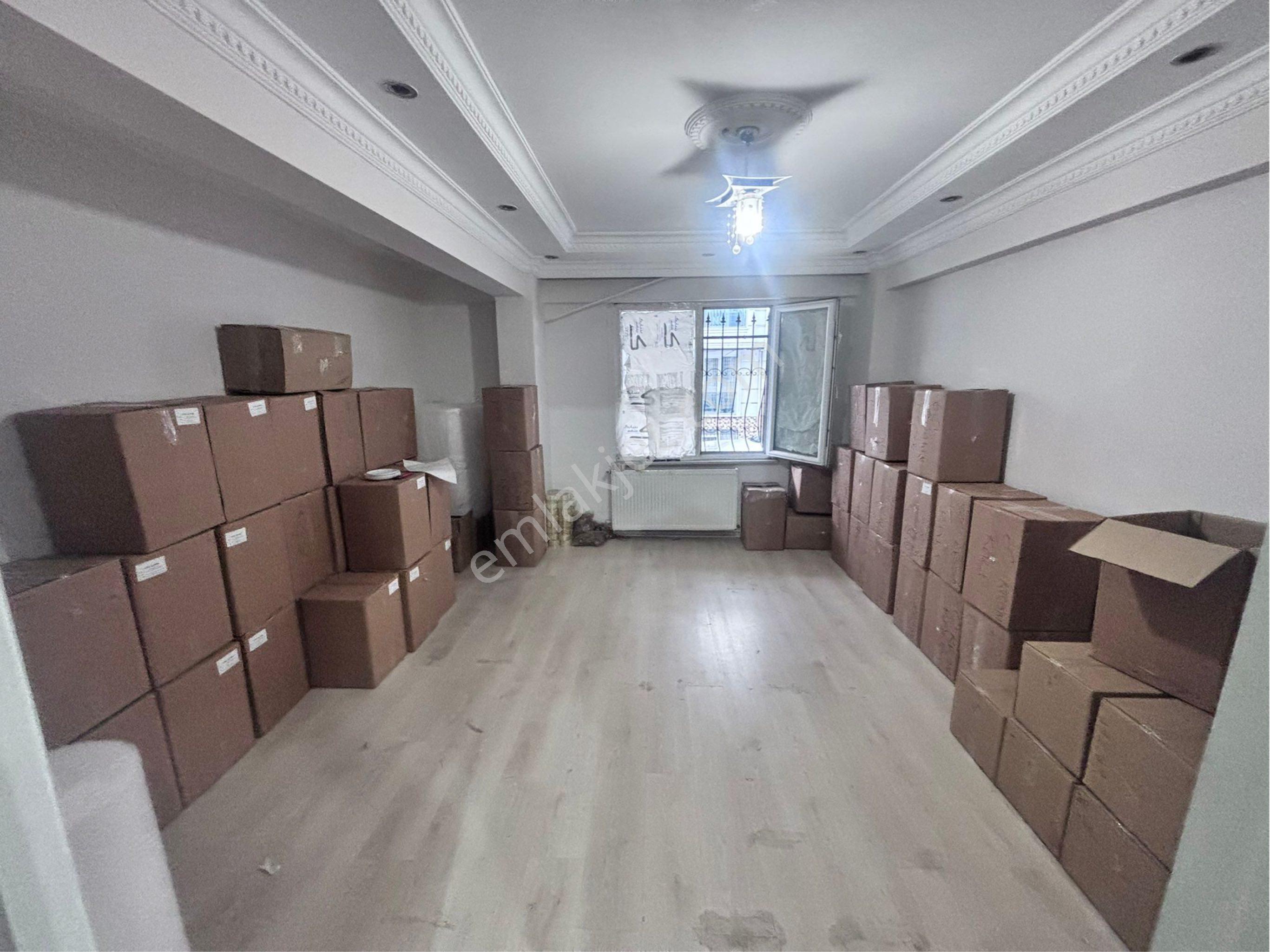 Bahçeşehir Mobilyacılar Çarşı Karsısı Satılık Daire 1+1 Geniş Ve Ferah 85 M2 - Görsel 2