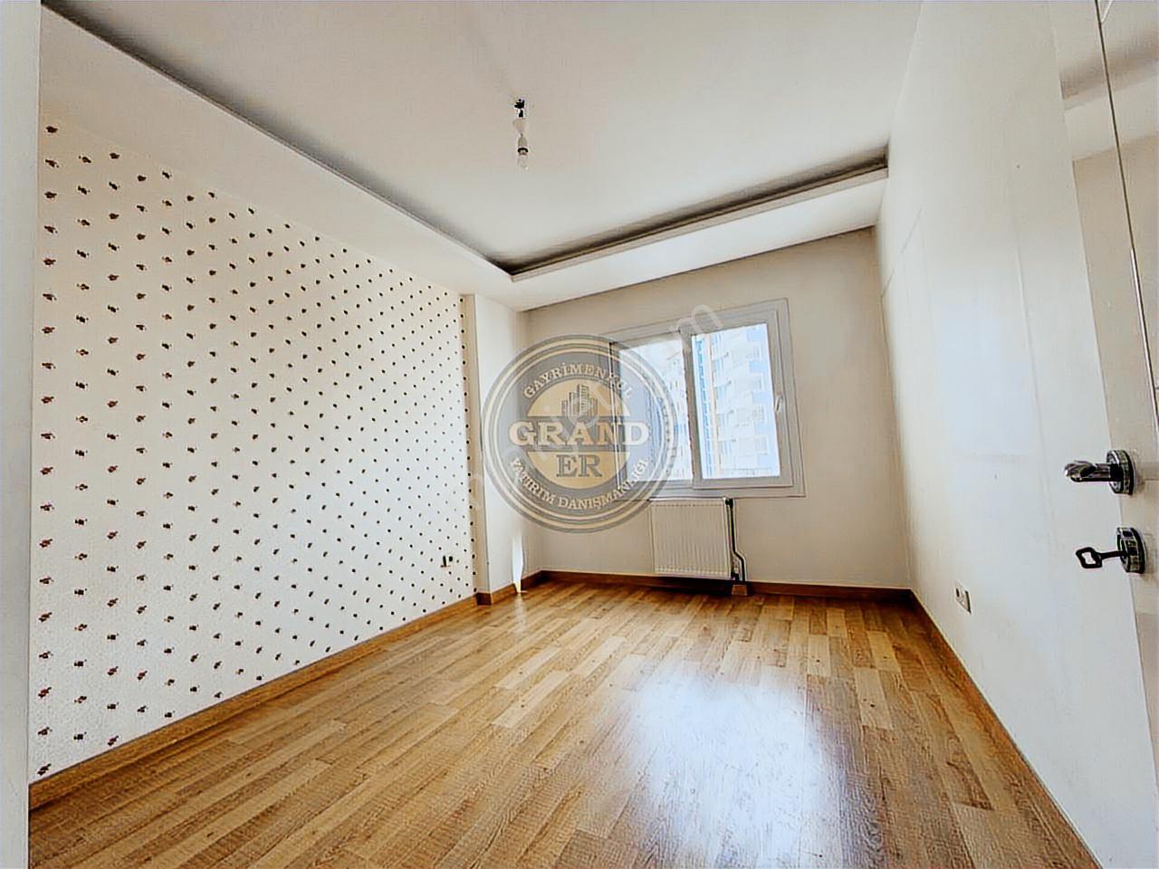 Mezitli Merkez Mah.4+1 Satılık Daire Kombi,havuz,jenaratör - Görsel 24