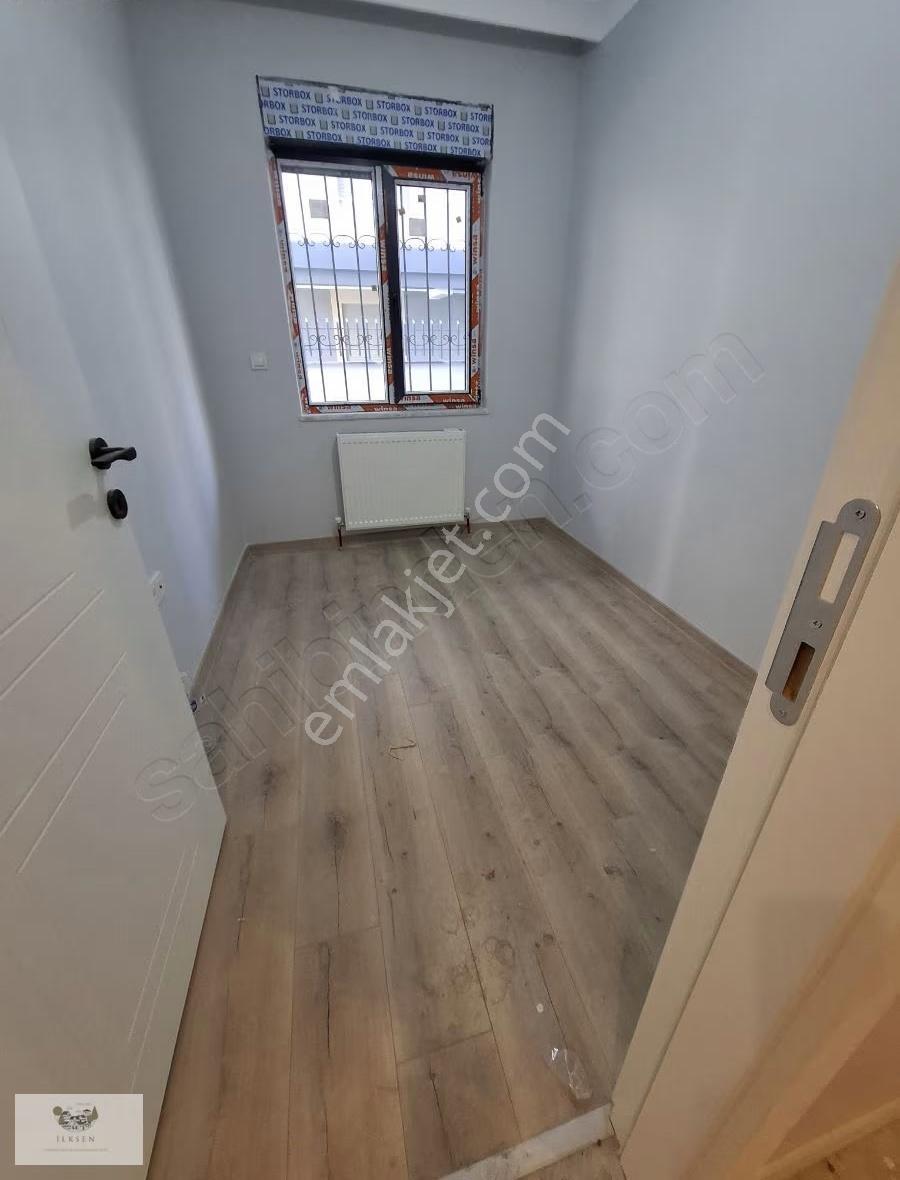 Bahçelievlerin En Sakin Sokağında Ebeveyn Banyolu 3 Oda Salon - Görsel 27