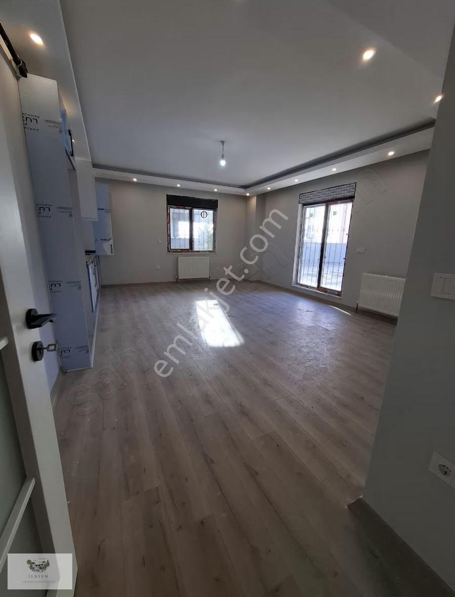 Bahçelievlerin En Sakin Sokağında Ebeveyn Banyolu 3 Oda Salon - Görsel 15