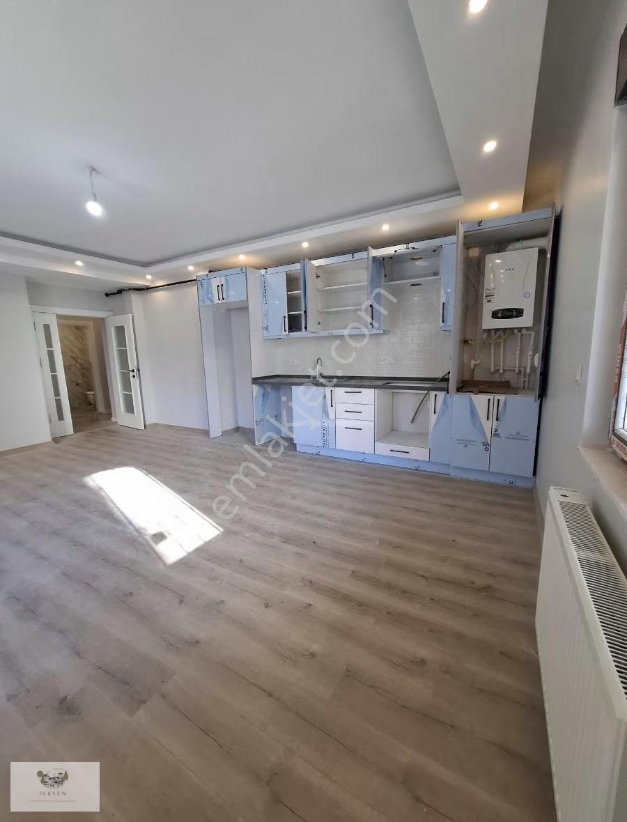Bahçelievlerin En Sakin Sokağında Ebeveyn Banyolu 3 Oda Salon - Görsel 9