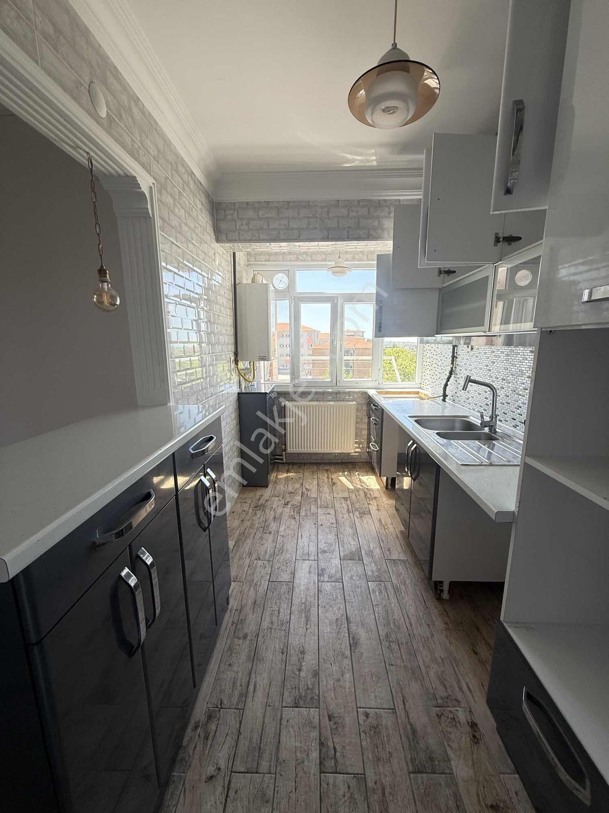 Akkaya İnşaattan Havuzlarda Okulun Karşısında Kiralık 2+1 - Görsel 11