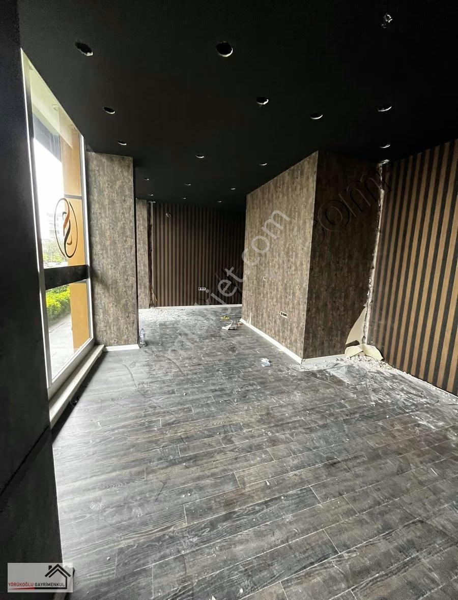 İhsaniye Mahallesinde Fsm'ye Yakın Konumda Kiralık Dükkan