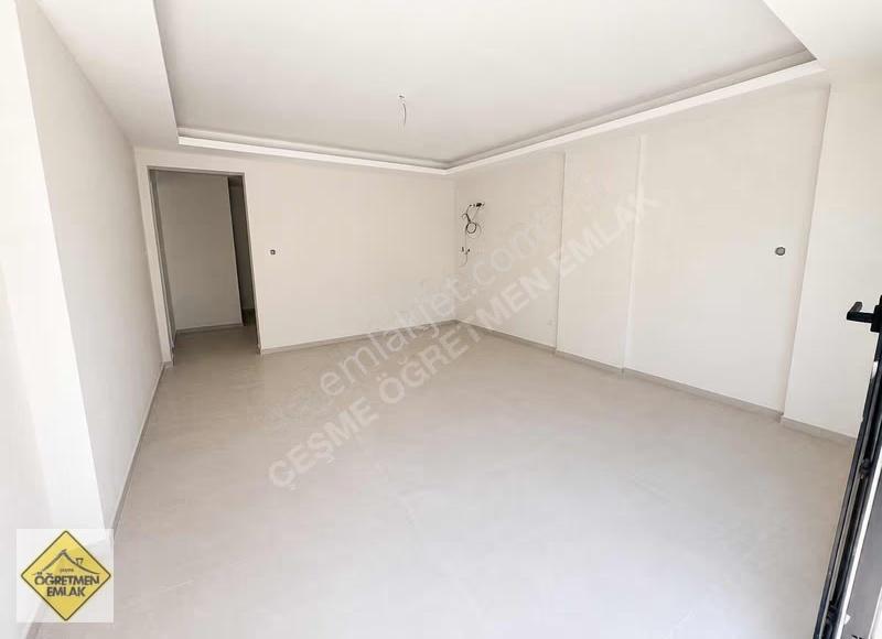 Çeşme Merkezde Havuzlu Lüks 6+1 Villa - Görsel 2