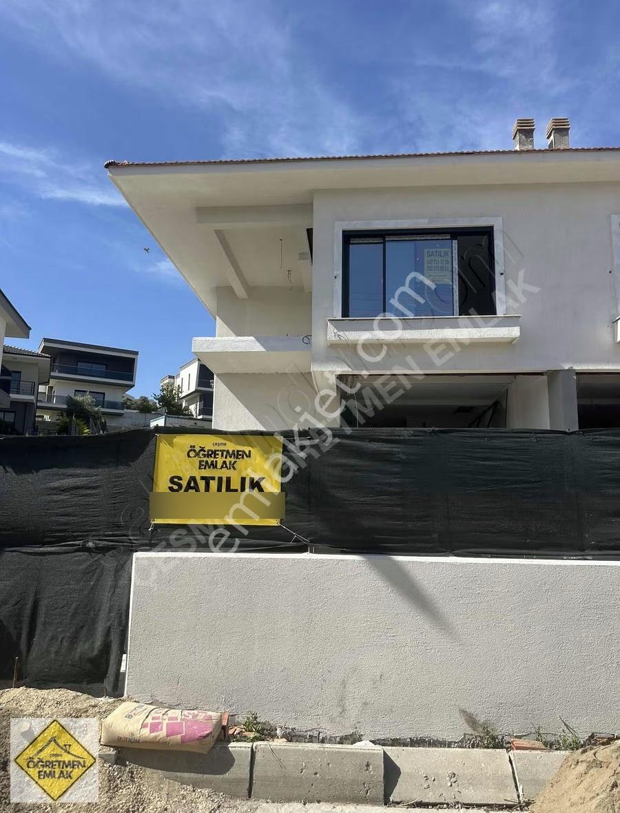 Çeşme Merkezde Havuzlu Lüks 6+1 Villa - Görsel 16
