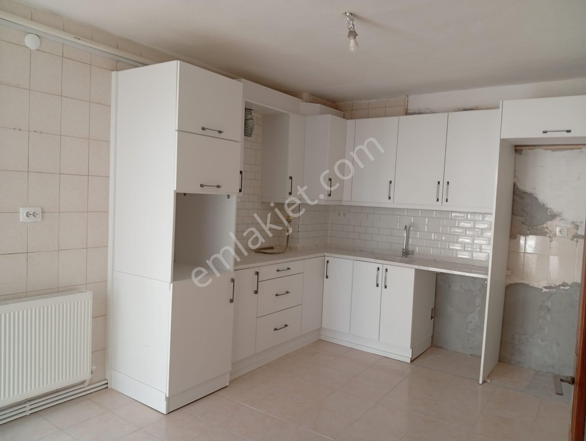 Salihli Berkay Emlaktan Kiralık Cumhuriyet Mah 2+1 Doğalgaz Isıtmalı Daire - Görsel 2