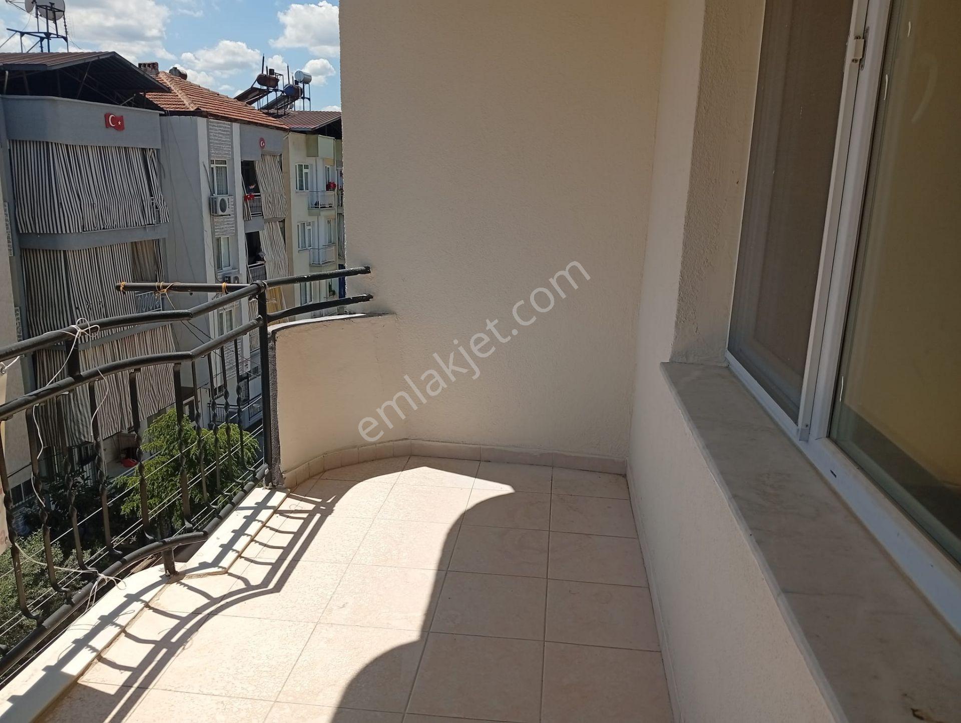 Salihli Berkay Emlaktan Kiralık Cumhuriyet Mah 2+1 Doğalgaz Isıtmalı Daire - Görsel 9