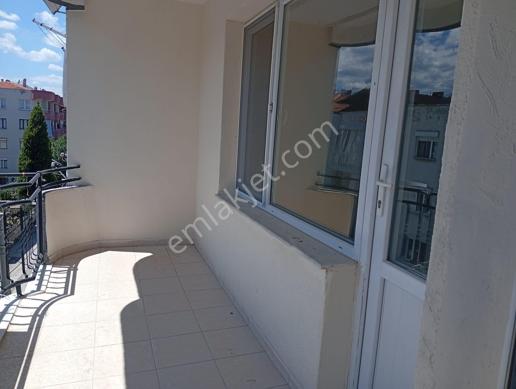 Salihli Berkay Emlaktan Kiralık Cumhuriyet Mah 2+1 Doğalgaz Isıtmalı Daire - Görsel 13