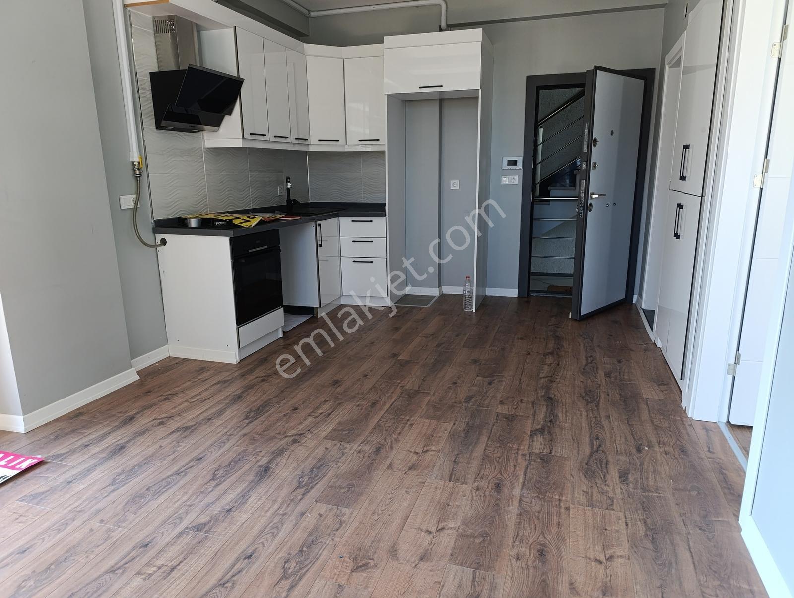 Atatürk Mah Yeni Belediye'ye Yürüme Mesafesi Kiralık 1+1 - Görsel 3