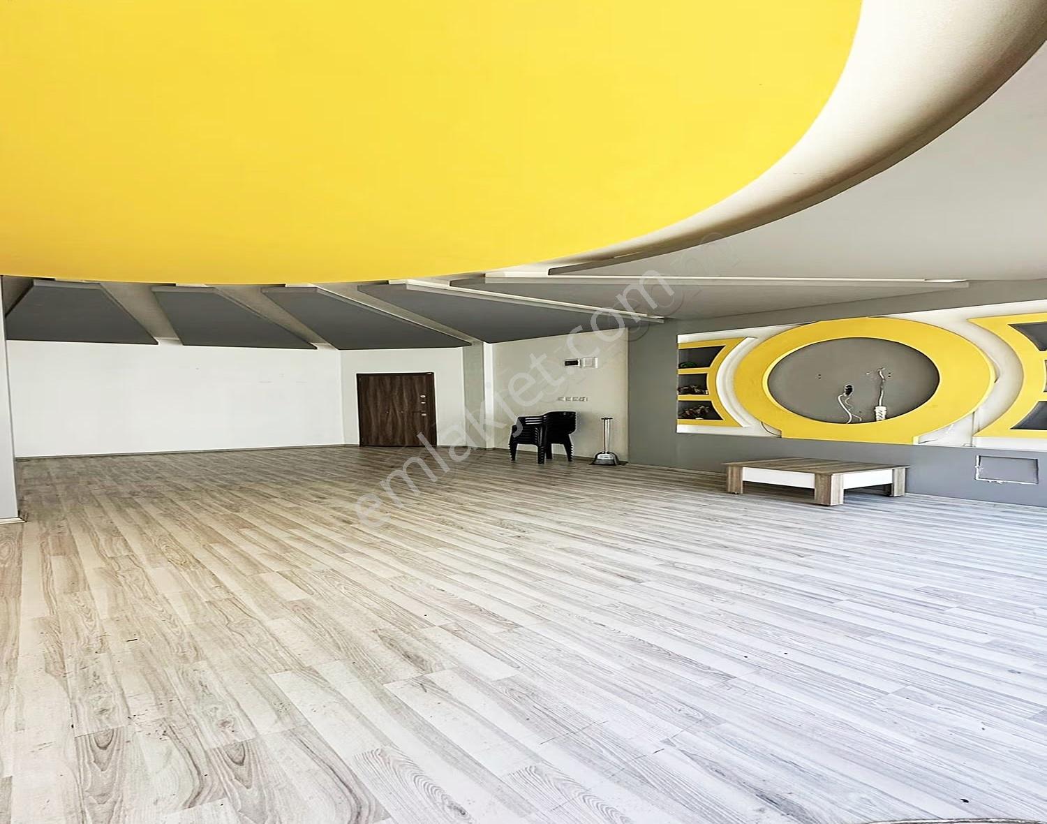 Belediye Karşısında Kiralık Ofisler - 3m Gayrimenkul