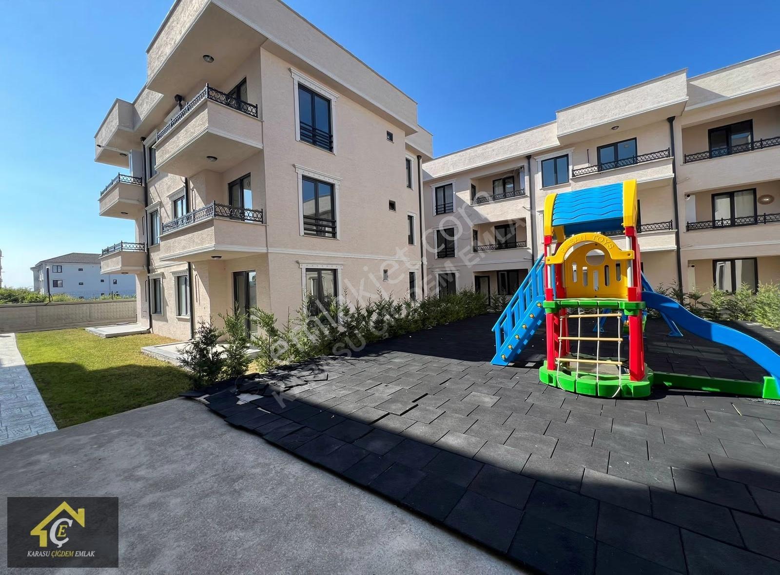 Karasu Çiğdem Emlak İle Satılık Havuzlu Lüks Sitede Sıfır Daire - Görsel 5