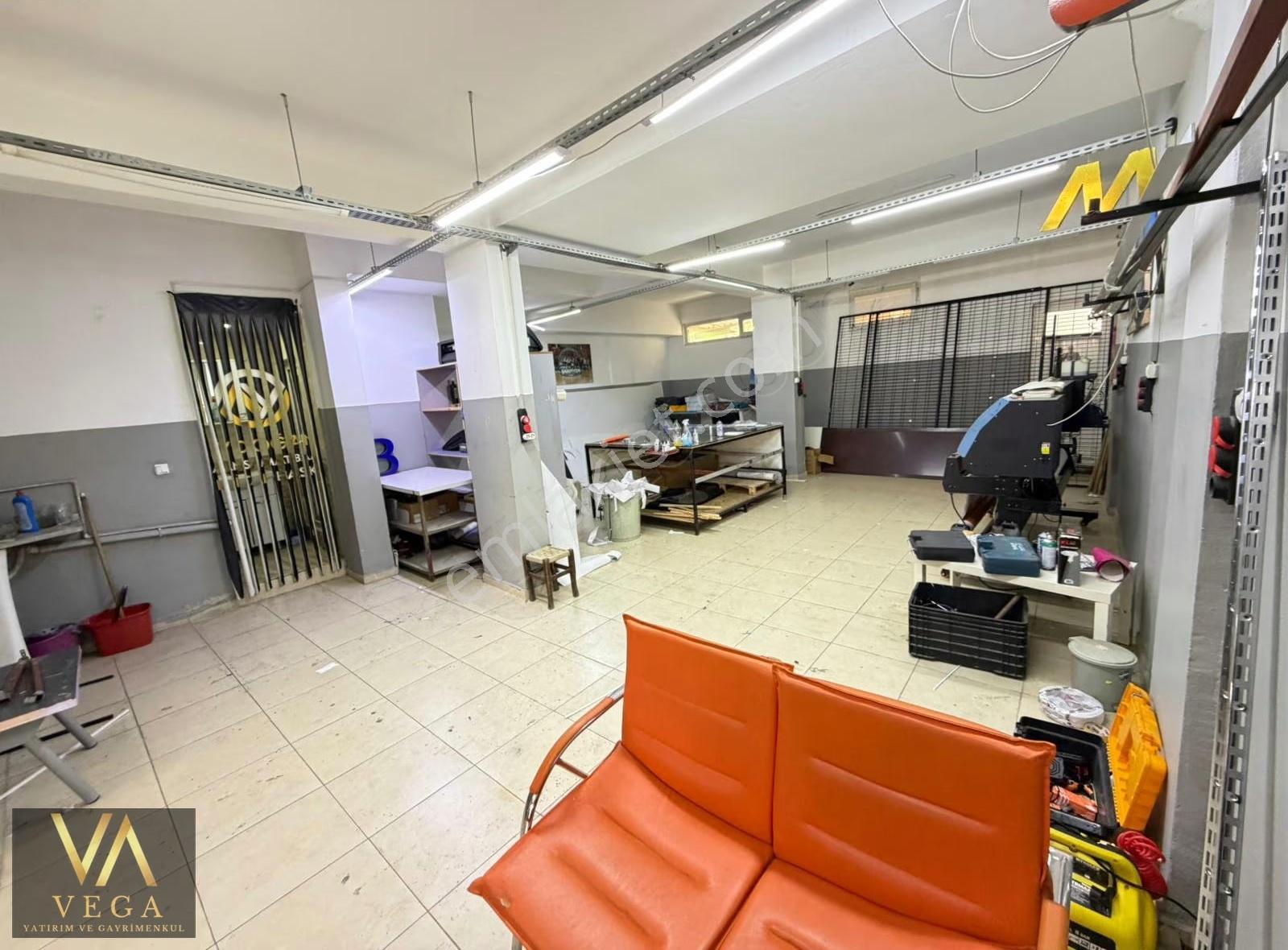 Manisa Çarşıda Satılık 150 M2, Bahçeli Dükkan - Görsel 13