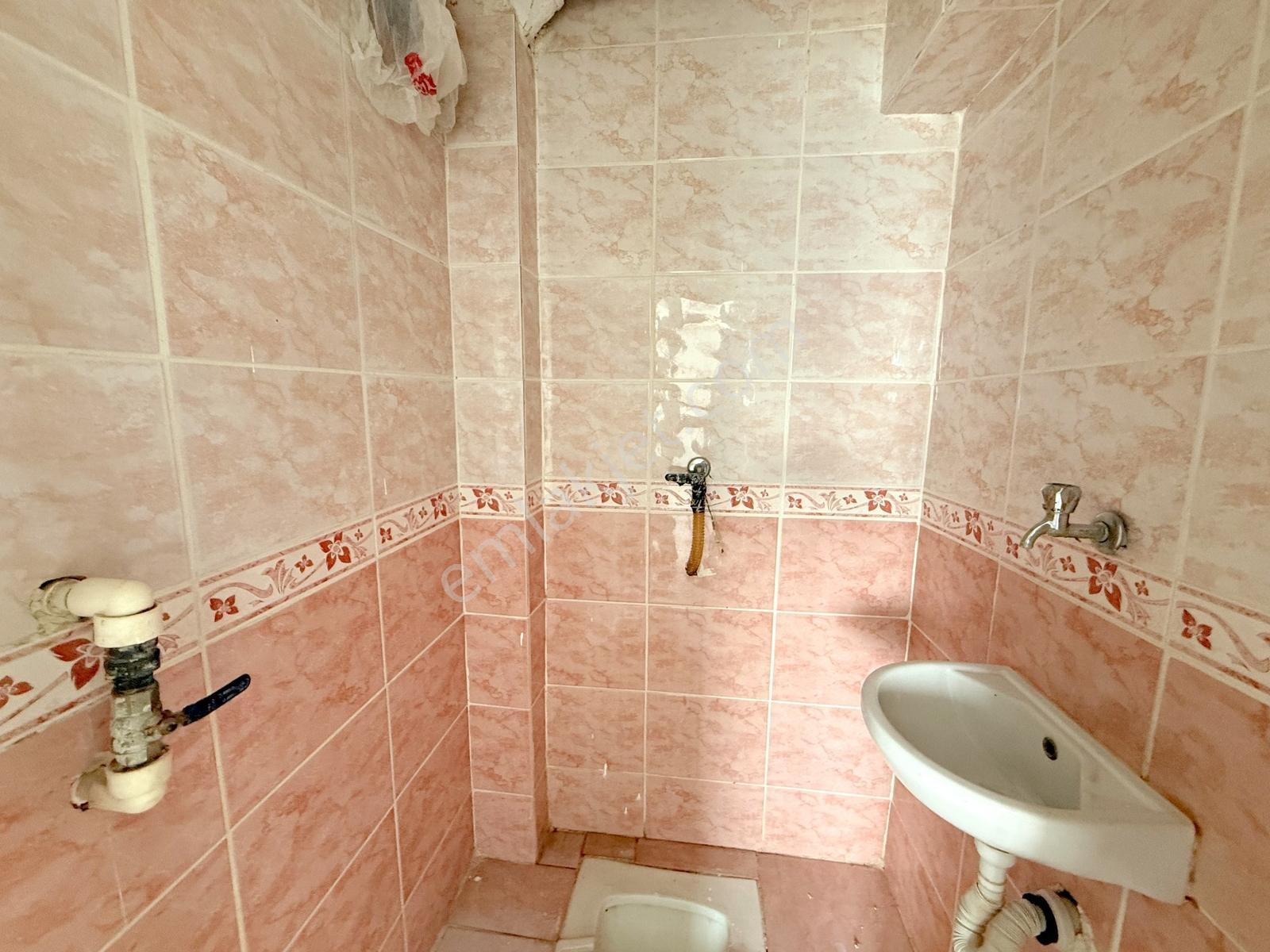 Ulubey'de, 5. Kat, Cadde Üstü, Asansörlü, Güneycephe 3+1 Daire! - Görsel 18