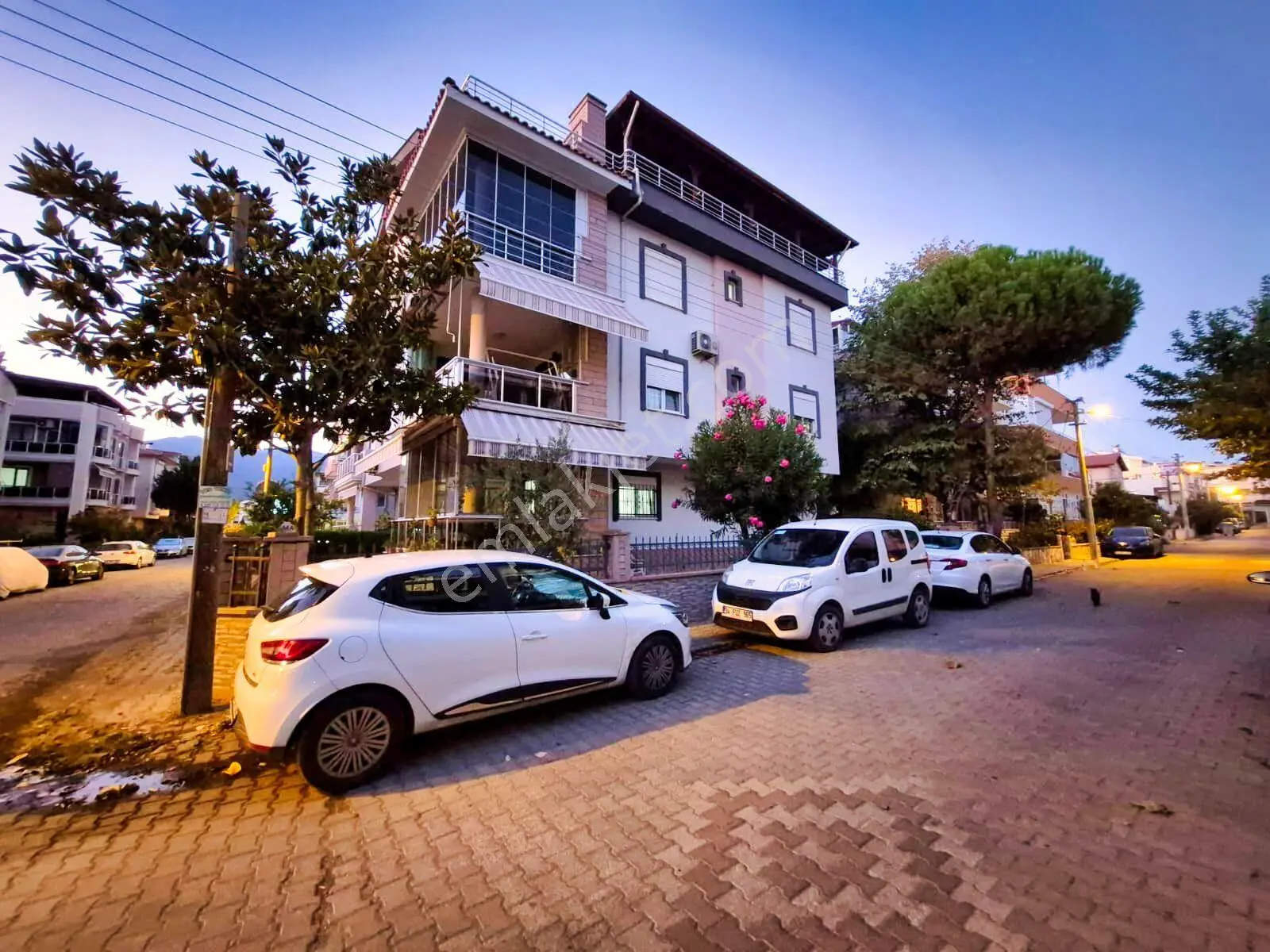 🛑aktif'ten Akçay Merkez'de Satılık 3 Mutfaklı Giyinme Odalı Ön Cephe 4+1 Dublex