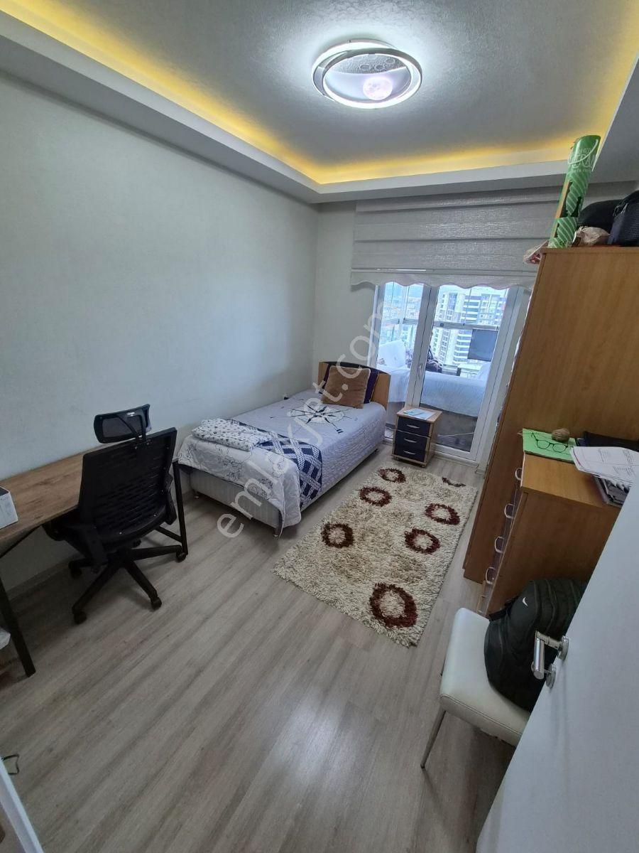 Batıkentde Site İçerisinde 6+2 Teras Daire - Görsel 2