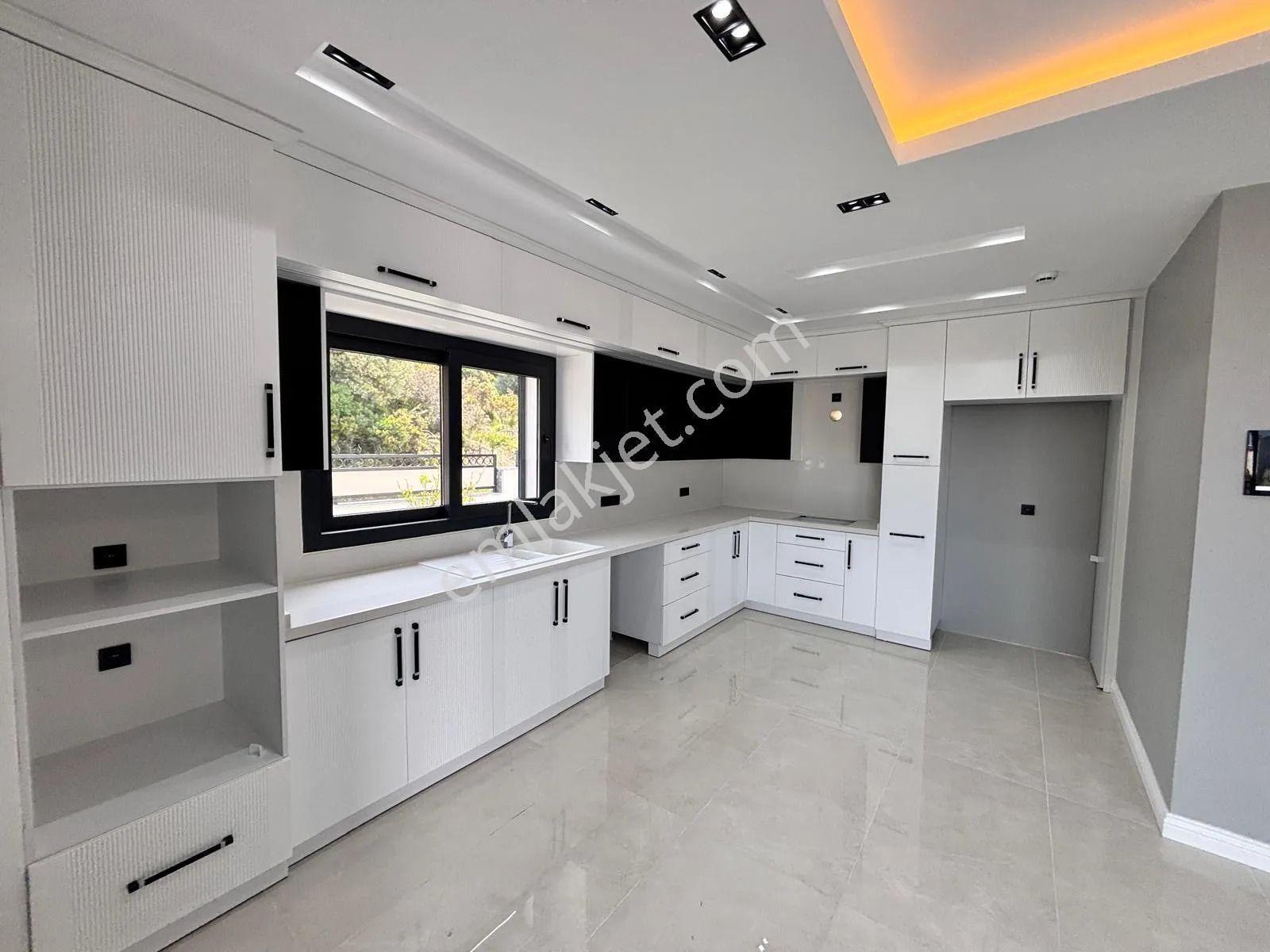 Didim'de Satılık Her Odadan Deniz Manzaralı Havuzlu Ultra Lüx Villa - Görsel 4