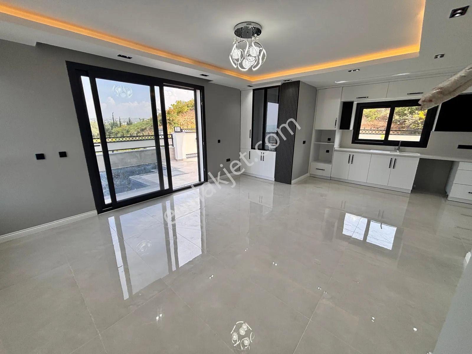 Didim'de Satılık Her Odadan Deniz Manzaralı Havuzlu Ultra Lüx Villa - Görsel 6
